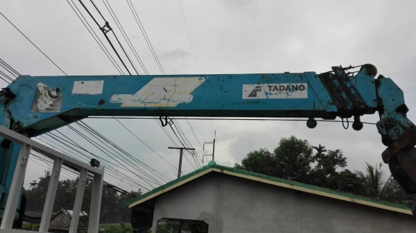 ขายรถบรรทุก 6 ล้อติดเครน HINO FC4J 165 แรงม้าปี 2548 ติดเครน TONADO 3.6 ตัน 5 ปลอก 4 ชัก ไมล์ 141187 กม.ราคา 950000