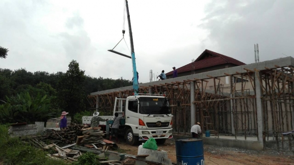 ขายรถบรรทุก 6 ล้อติดเครน HINO FC4J 165 แรงม้าปี 2548 ติดเครน TONADO 3.6 ตัน 5 ปลอก 4 ชัก ไมล์ 141187 กม.ราคา 950000