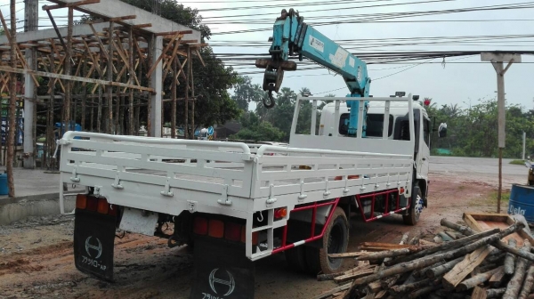 ขายรถบรรทุก 6 ล้อติดเครน HINO FC4J 165 แรงม้าปี 2548 ติดเครน TONADO 3.6 ตัน 5 ปลอก 4 ชัก ไมล์ 141187 กม.ราคา 950000