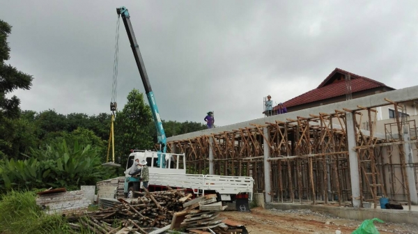 ขายรถบรรทุก 6 ล้อติดเครน HINO FC4J 165 แรงม้าปี 2548 ติดเครน TONADO 3.6 ตัน 5 ปลอก 4 ชัก ไมล์ 141187 กม.ราคา 950000