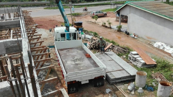 ขายรถบรรทุก 6 ล้อติดเครน HINO FC4J 165 แรงม้าปี 2548 ติดเครน TONADO 3.6 ตัน 5 ปลอก 4 ชัก ไมล์ 141187 กม.ราคา 950000