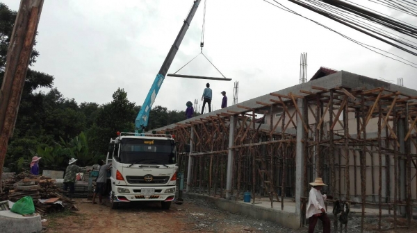 ขายรถบรรทุก 6 ล้อติดเครน HINO FC4J 165 แรงม้าปี 2548 ติดเครน TONADO 3.6 ตัน 5 ปลอก 4 ชัก ไมล์ 141187 กม.ราคา 950000