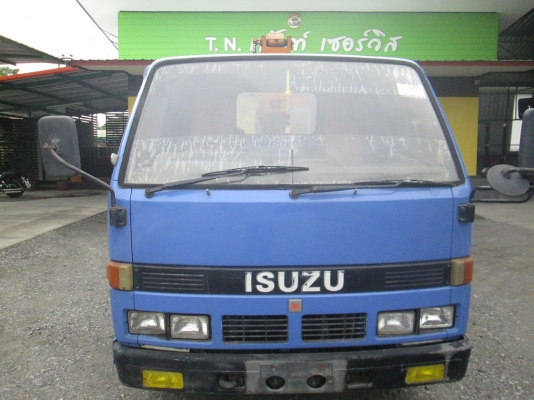 อีซูซุ 4 ล้อกลาง ติดเครน tadano2 ตัน