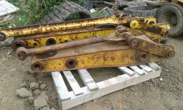 ขายตัวต่อปลายอาร์ม 200 และ 120 ราคาตัวละ 26,000 บาท