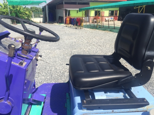 ขายรถบดKomatsuรุ่นJV25CW-2 หน้าเหล็กหลังยาง4เส้น นำเข้าญี่ปุ่น ไม่เคยใช้งานในไทยมีเอกสารพร้อมจดทะเบียน เอวอ่อน หนัก2.5ตันบดอัดสั่นสเทือนได้ สภาพดีพร้อมใช้งาน