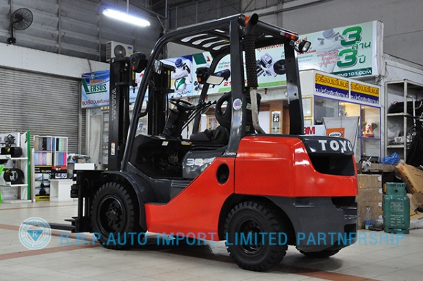 ขายรถโฟล์คลิฟท์มือสอง TOYOTA รุ่น 8FG30-11283 ราคา 435,000 บาท นำเข้าจากประเทศญี่ปุ่น 100\% ไม่เคยใช้งานในไทย