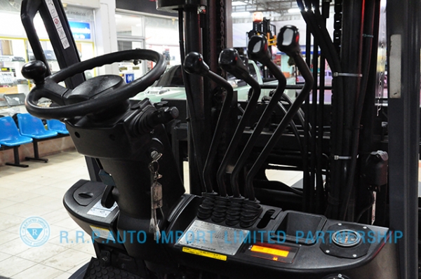 ขายรถโฟล์คลิฟท์มือสอง TOYOTA รุ่น 8FG30-11283 ราคา 435,000 บาท นำเข้าจากประเทศญี่ปุ่น 100\% ไม่เคยใช้งานในไทย