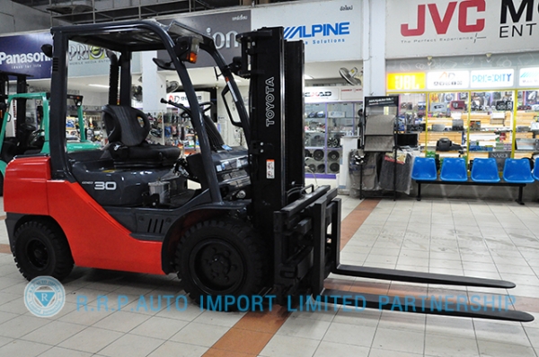 ขายรถโฟล์คลิฟท์มือสอง TOYOTA รุ่น 8FG30-11283 ราคา 435,000 บาท นำเข้าจากประเทศญี่ปุ่น 100\% ไม่เคยใช้งานในไทย