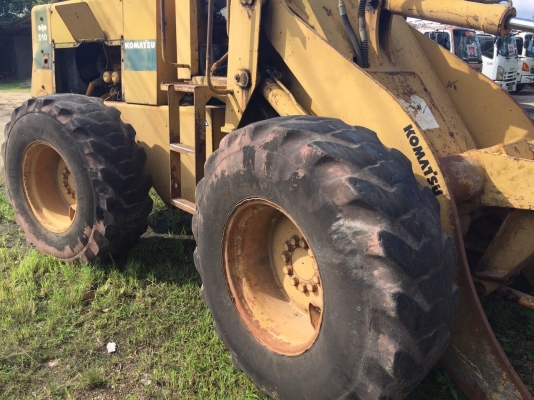 ขายรถตัก ยี่ห้อ komatsu