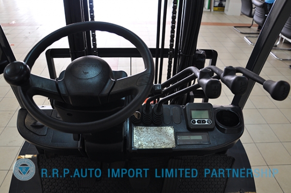 ขายรถโฟล์คลิฟท์มือสอง TOYOTA รุ่น 8FD30-31829 ราคา 590,000 บาท นำเข้าจากประเทศญี่ปุ่น 100\% ไม่เคยใช้งานในไทย