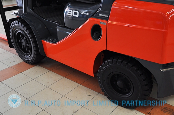 ขายรถโฟล์คลิฟท์มือสอง TOYOTA รุ่น 8FD30-31829 ราคา 590,000 บาท นำเข้าจากประเทศญี่ปุ่น 100\% ไม่เคยใช้งานในไทย