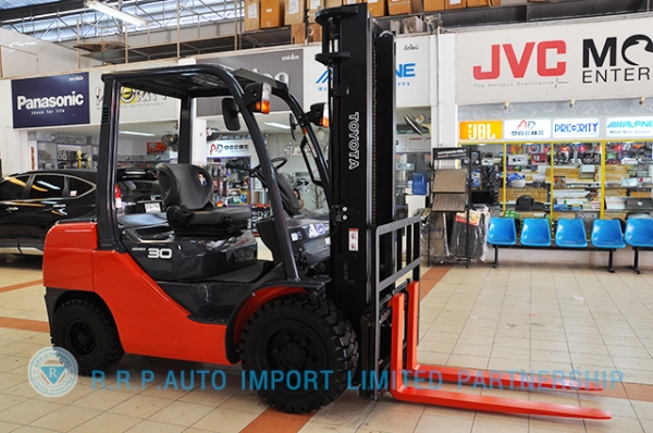 ขายรถโฟล์คลิฟท์มือสอง TOYOTA รุ่น 8FD30-31829 ราคา 590,000 บาท นำเข้าจากประเทศญี่ปุ่น 100\% ไม่เคยใช้งานในไทย