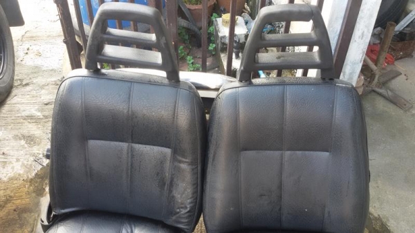 เบาะหนังคู่หน้า 2 ตัว สภาพสมบูรณ์ตามรูป