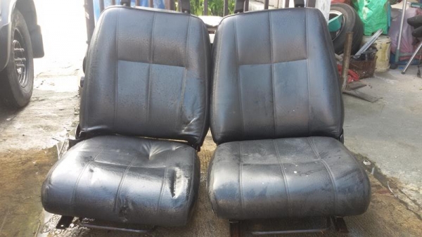 เบาะหนังคู่หน้า 2 ตัว สภาพสมบูรณ์ตามรูป