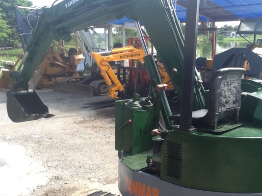 แบคโฮyanmar ya40-5 สภาพดีพร้อมใช้เพิ่งเข้าจากญี่ปุ่น มีสายหัวเจาะด้วยครับ