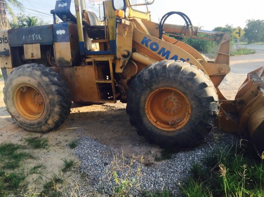 ขายรถตักมือ 2 ยี่ห้อ komatsu