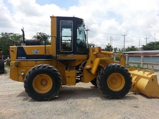 รถตัก KOMATSU WA 100-1 ซีเรียล 30,000 นำเข้าจาก ญี่ปุ่น+++ สวย เดิม ขายถูก 090-986-2521