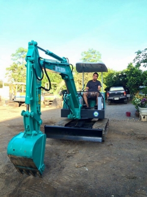 ขายรถขุดแบคโฮ MITSUBISHI ขนาด Pc35 รถเก่านอก แท้100\%. เครื่องแน่น ปั๊มแรง (มีลายหัวกระแทก เครื่อง4สูบ ระบบไว) รถพร้อมใช้งาน เอกสารใบอินวอยครบ