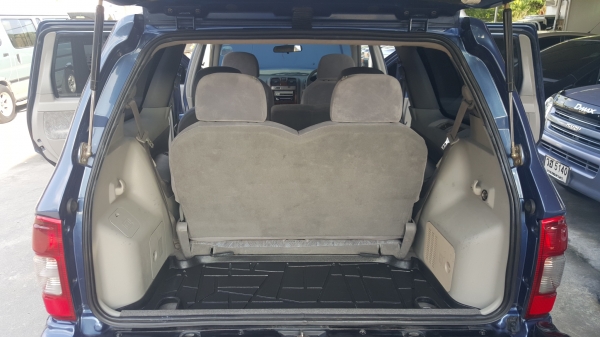 ไทยรุ่ง แอดเวนเจอร์มาสเตอร์ เครื่อง3.0 auto รถครอบครัวเอนกประสงค์