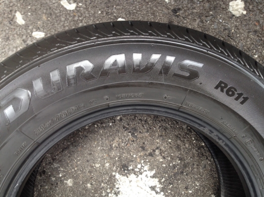 ยางBRIDGESTONE DURAVIS 215 70R16ลงพื้นปลายปี2014สวย ราคาทั้งชุด4,800บาท ยางBRIDGESTONE DURAVIS 215 70R16ลงพื้นปลายปี2014สวย ราคาทั้งชุด4,800บาท
