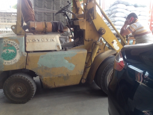 ขายรถโฟร์คลิฟท์ บุ้งกี๋ ขายรถโฟร์คลิฟท์ บุ้งกี๋