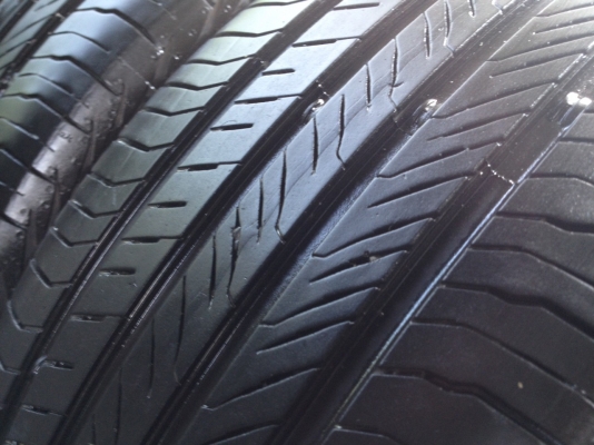 ยางContinental 215 60R16 ปี2014 สภาพสวยถูกมากๆใช้ยาว ยางContinental 215 60R16 ปี2014 สภาพสวยถูกมากๆใช้ยาว