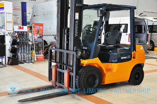 ขายรถโฟล์คลิฟท์มือสอง TOYOTA รุ่น7FD25-19872 ราคา 485,000 บาท นำเข้าจากประเทศญี่ปุ่น 100\% ไม่เคยใช้งานในไทย