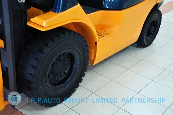 ขายรถโฟล์คลิฟท์มือสอง TOYOTA รุ่น7FD25-19872 ราคา 485,000 บาท นำเข้าจากประเทศญี่ปุ่น 100\% ไม่เคยใช้งานในไทย