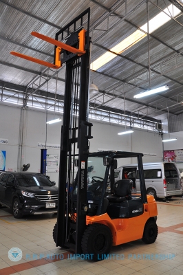 ขายรถโฟล์คลิฟท์มือสอง TOYOTA รุ่น7FD25-19872 ราคา 485,000 บาท นำเข้าจากประเทศญี่ปุ่น 100\% ไม่เคยใช้งานในไทย