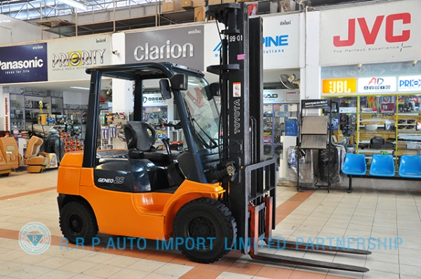 ขายรถโฟล์คลิฟท์มือสอง TOYOTA รุ่น7FD25-19872 ราคา 485,000 บาท นำเข้าจากประเทศญี่ปุ่น 100\% ไม่เคยใช้งานในไทย