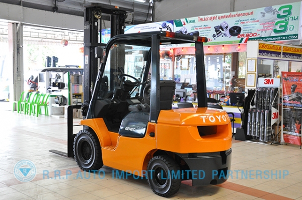 ขายรถโฟล์คลิฟท์มือสอง TOYOTA รุ่น7FD25-19872 ราคา 485,000 บาท นำเข้าจากประเทศญี่ปุ่น 100\% ไม่เคยใช้งานในไทย