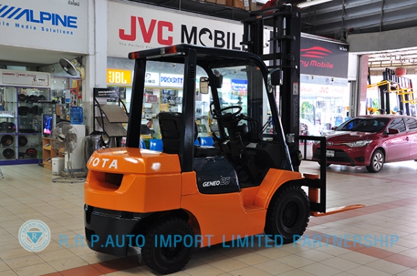 ขายรถโฟล์คลิฟท์มือสอง TOYOTA รุ่น7FD25-19872 ราคา 485,000 บาท นำเข้าจากประเทศญี่ปุ่น 100\% ไม่เคยใช้งานในไทย