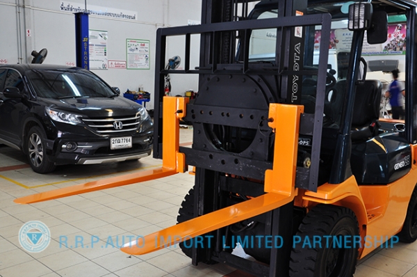 ขายรถโฟล์คลิฟท์มือสอง TOYOTA รุ่น7FD25-19872 ราคา 485,000 บาท นำเข้าจากประเทศญี่ปุ่น 100\% ไม่เคยใช้งานในไทย