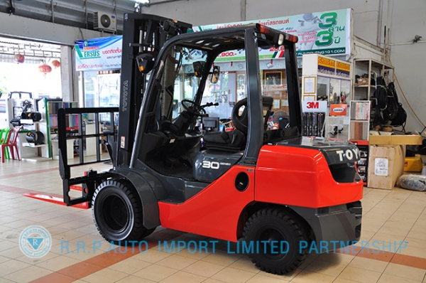 ขายรถโฟล์คลิฟท์มือสอง TOYOTA รุ่น 8FD30-14398 ราคา xxx,xxx บาท นำเข้าจากประเทศญี่ปุ่น 100\% ไม่เคยใช้งานในไทย