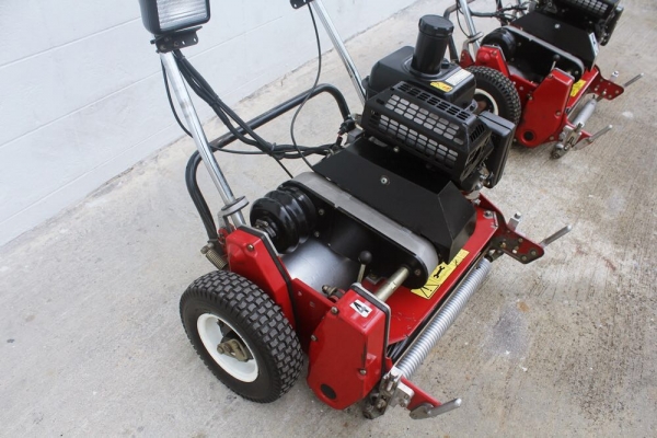 รถตัดหญ้าบริเวณกรีน ชนิดเดินตาม ยี่ห้อ TORO รุ่น Greenmaster 1000 รถตัดหญ้าบริเวณกรีน ชนิดเดินตาม ยี่ห้อ TORO รุ่น Greenmaster 1000