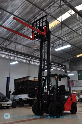 ขายรถโฟล์คลิฟท์มือสอง TOYOTA รุ่น 8FD30-30496 ราคา xxx,xxx บาท นำเข้าจากประเทศญี่ปุ่น 100\% ไม่เคยใช้งานในไทย