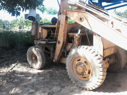 ขายรถตัก KOMATSU SD20-4 สภาพพร้อมใช้งาน เครื่องปั้มดีเยี่ยม ยางดีทั้งสี่เส้น สภาพโดยรวมสวยพร้อมใช้ เอกสารสัญญาซื้อขาย