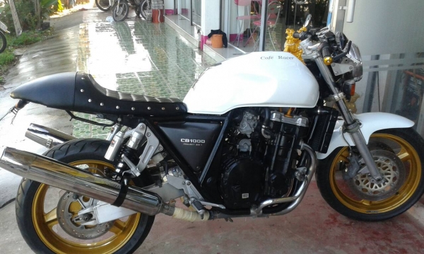 cb 1000 cafe