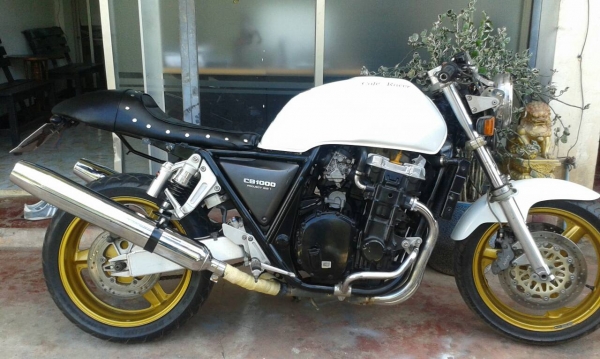 cb 1000 cafe