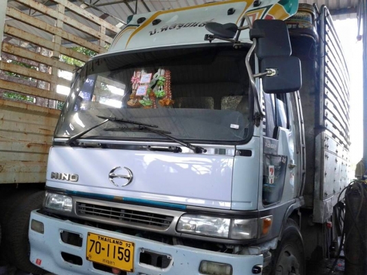 ขาย10ล้อ1เพลา HINO เครื่อง185แรง สภาพพร้อมใช้งาน เอกสารพร้อมโอน สนใจโทร 090-8588220คุณนะ 093-3258446คุณบิว หรือเข้าดูสินค้าอื่นๆได้ที่ www.truck.in.th/498 หรือเพจFacebook ณรงค์ ซื้อขายรถมือสอง (เว็บไซต์ส่วนตัว) หรือFacebook ตลาดรถมือสอง คุณนะ
