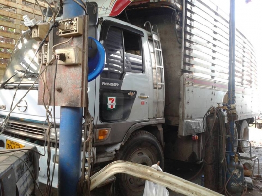 ขาย10ล้อ1เพลา HINO เครื่อง185แรง สภาพพร้อมใช้งาน เอกสารพร้อมโอน สนใจโทร 090-8588220คุณนะ 093-3258446คุณบิว หรือเข้าดูสินค้าอื่นๆได้ที่ www.truck.in.th/498 หรือเพจFacebook ณรงค์ ซื้อขายรถมือสอง (เว็บไซต์ส่วนตัว) หรือFacebook ตลาดรถมือสอง คุณนะ ขาย10ล้อ1เพลา HINO เครื่อง185แรง สภาพพร้อมใช้งาน เอกสารพร้อมโอน สนใจโทร 090-8588220คุณนะ 093-3258446คุณบิว หรือเข้าดูสินค้าอื่นๆได้ที่ www.truck.in.th/498 หรือเพจFacebook ณรงค์ ซื้อขายรถมือสอง (เว็บไซต์ส่วนตัว) หรือFacebook ตลาดรถมือสอง คุณนะ