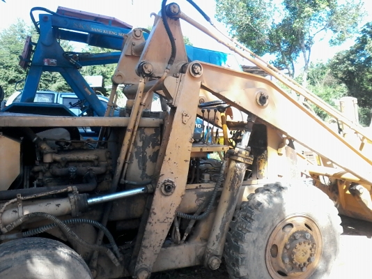 ขายรถตัก KOMATSU SD20-4 สภาพพร้อมใช้งาน เครื่องปั้มดีเยี่ยม ยางดีทั้งสี่เส้น สภาพโดยรวมสวยพร้อมใช้ เอกสารสัญญาซื้อขาย