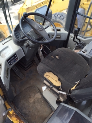 ขายด่วนรถตัก KOMATSU  WA300-3E รถมือ 2 นำเข้าจากญี่ปุ่นโดยตรง