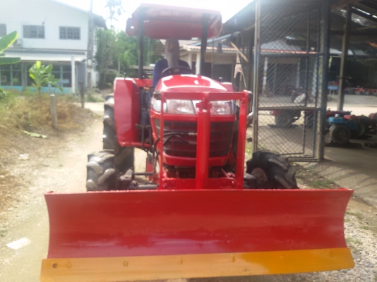 ยันม่าร์45 แรง  ราคา288000บาท มีไบมีดหน้า ผาน6ไบ24นิ้ว ไมร์1666ช.ม.พร้อมใช้งาน โทร0813655997 อำพร พาเจริญ ต วังบัว อ คลองขลุง จ กำแพงเพชรราคานี้ยังต่องลองได้อีกนะครับ