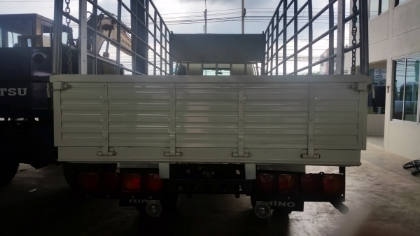 ขายรถบรรทุก 6 ล้อ ขายรถบรรทุก 6 ล้อ