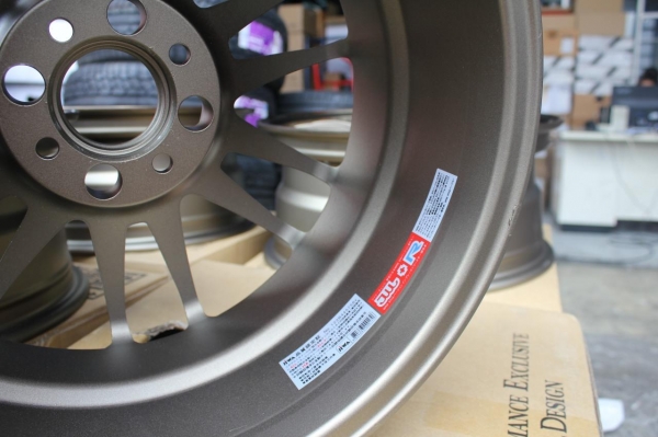 ล้อ RE30 ขอบ16X7 ออฟ+33 4H100 วงละ 3,500 บาท