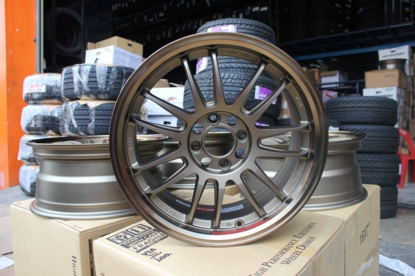 ล้อ RE30 ขอบ16X7 ออฟ+33 4H100 วงละ 3,500 บาท
