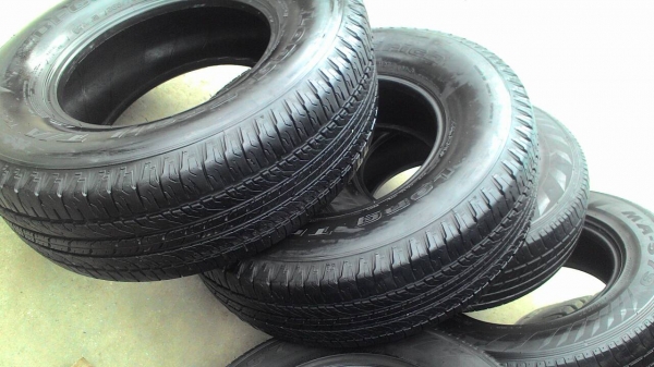 265/70R16 BF Goodrich Long trail มี 2 เส้น tel.081-427-3941 265/70R16 BF Goodrich Long trail มี 2 เส้น tel.081-427-3941