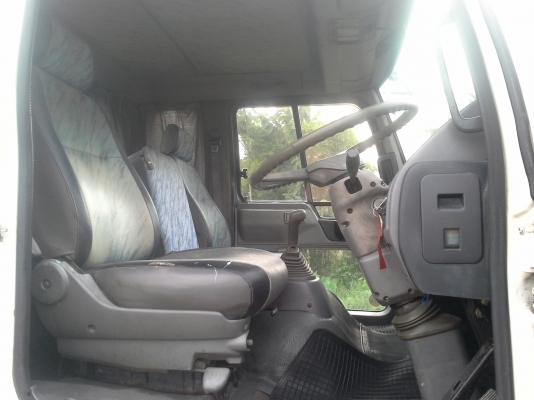 HINOไฮเท็ค 195แรง ยาว 6 ม.ยางดีทั้งหมด 6เส้น เครื่องดี ครัทซีสวย ขาย 430,000 บาท ศุภากร 081-1903107 , 081-4252943)