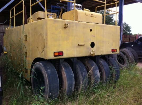 รถบดล้อยาง 11 ล้อ พร้อมใช้ถามรายละเอียดเพิ่มเติมได้